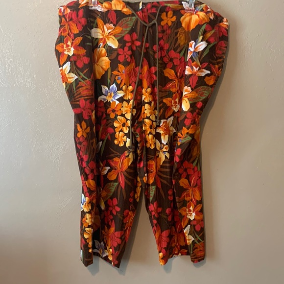 Roaman's Pants - Roaman’s size 32W brown floral Capri